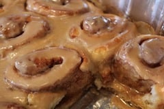 Pioneer Woman's Cinnamon Rolls (With a quick version)