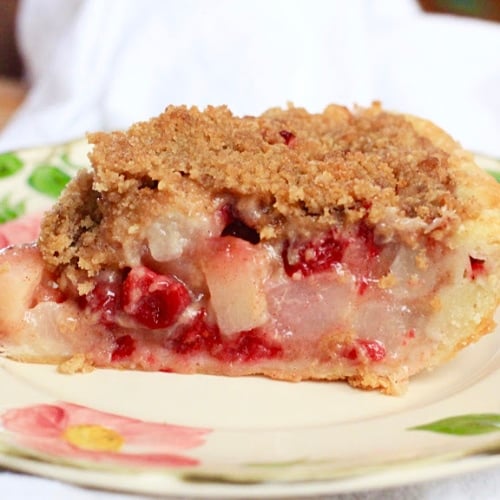 Cranberry Pear Crumb Pie